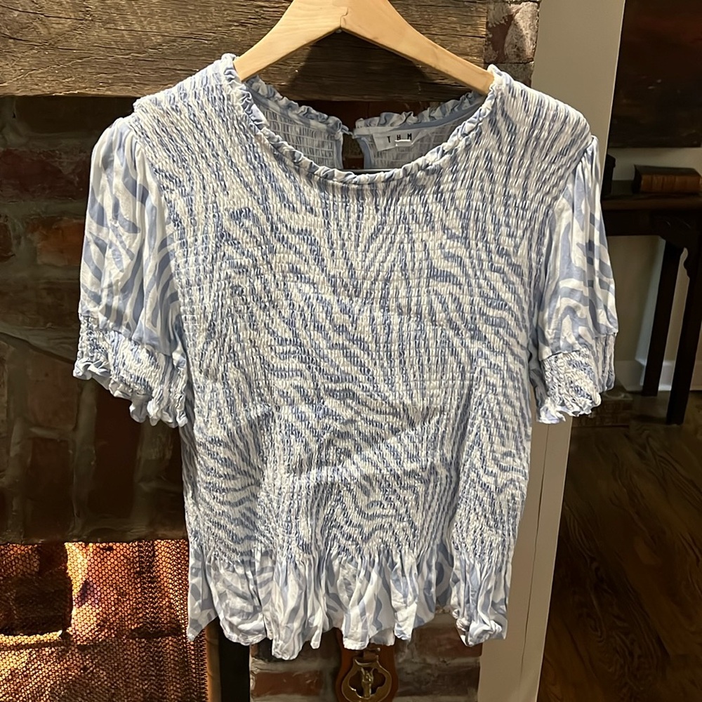 THML blue and white short sleeved top